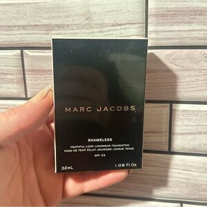 Marc Jacobs Shameless Foundation ~ MEDIUM R300 ~ NIB HTF Shade - full size